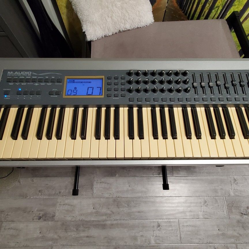 M-Audio Keystation Pro 88 Keyboard Synthesizer