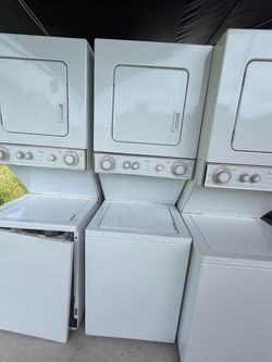Whirlpool Stacked Washer Dryer Unit 24” wide apartment size