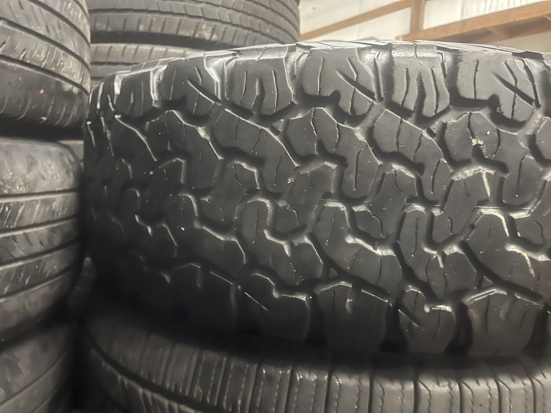 275 70 17 BFGOODRICH SINGLE TIRE ONLY $50 for the single tire