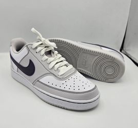 Nike Womens 7.5 court low next nature Dark raisin and vast grey color  $80 ( mesa pick up)