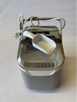 Countertop icemaker