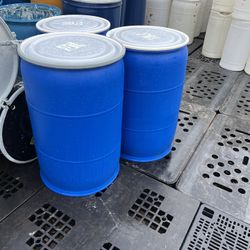 55 Gallon Plastic Available $30 If You But 2 Or More 