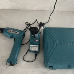 Makita Battery Powered Drill-driver