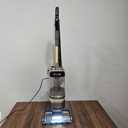 Shark LA502 ADV Rotator LiftAway Vacuum DouClean