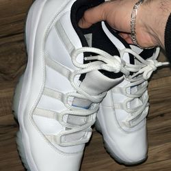 Jordan 11 Low Legend Blue Size 10