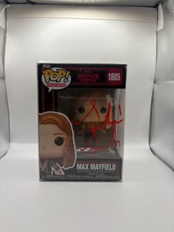 Funko Pop Stranger Things Max Mayfield #1805 Signed