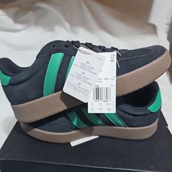 New Adidas Barreda Black Green Gum Men’s 8 Casual Athletic Shoes size 6.5M