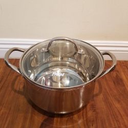 Stainless steel pot with lid