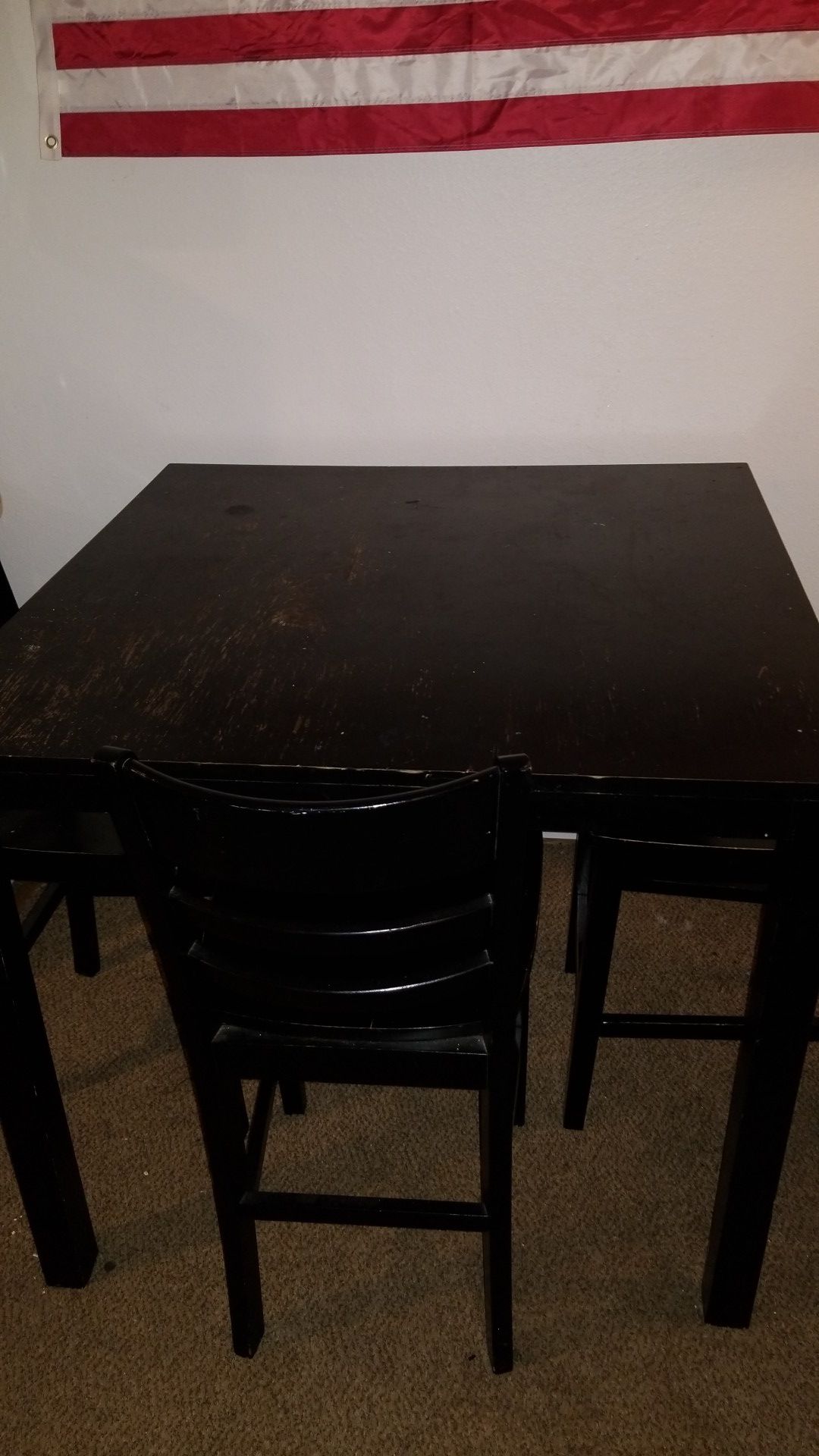 FREE kitchen table and chairs. (bar height / 42"x42")