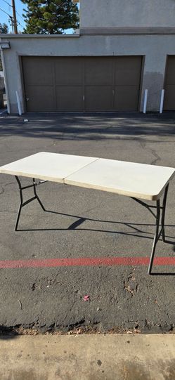 6ft Folding Table