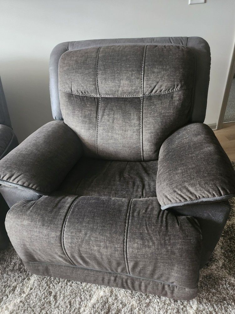 Bubba recliner in graphite