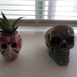 Jason Voorhees Mask Planter & Ceramic Skull Ashtray