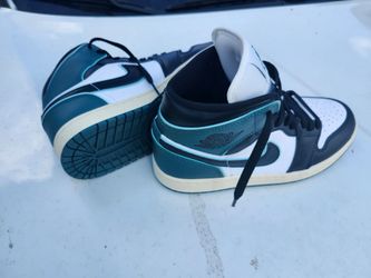 Air Jordan 1 Womans Mid SE "Oxidized Green"