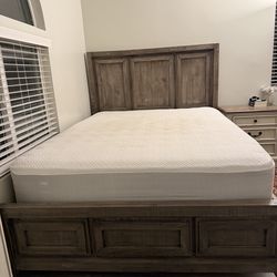 Rustic bed frame (queen)