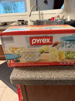 8 Pieces Pyrex Bowls Set