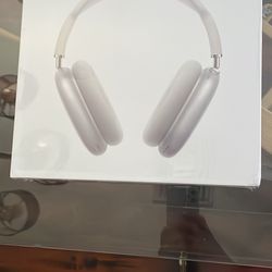 AirPod Max BRAND NEW SEALED ( NEGOTIABLE)