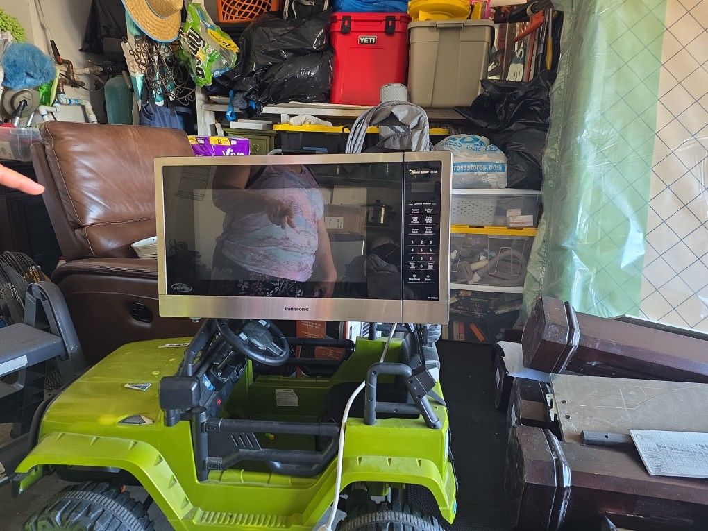 Panasonic 1250W Microwave