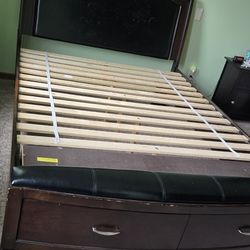 Queen Size Bed With Drawers 