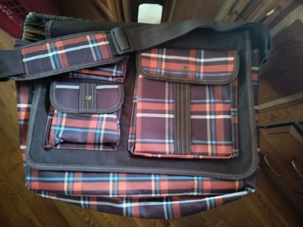 Embark Messenger Bag