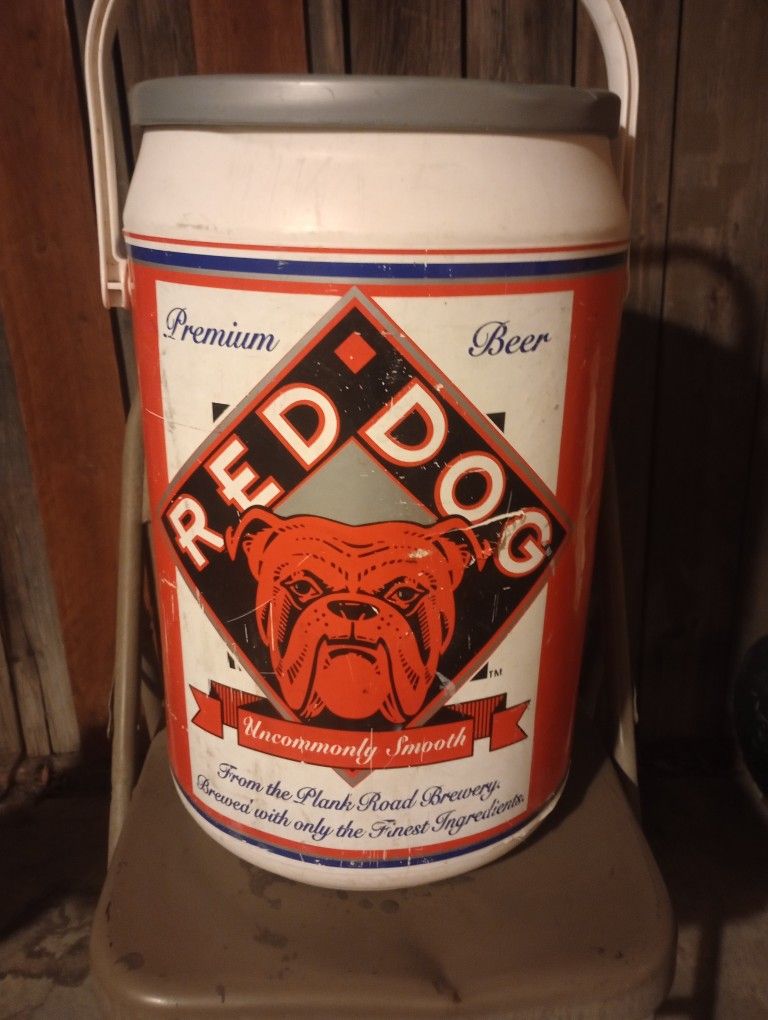 Ice Chest "Red Dog"