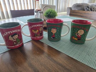 4 Peanuts Christmas Mugs