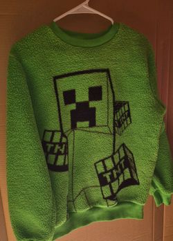 Boys minecraft sweater size  large 14/16