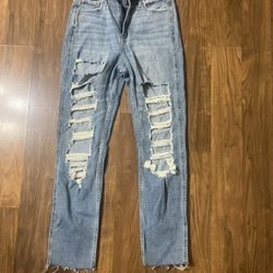 Hollister Women's Blue Denim Ultra High Rise Mom Jean size 1R