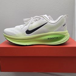 Nike Vomero 18 - Sz 10.5