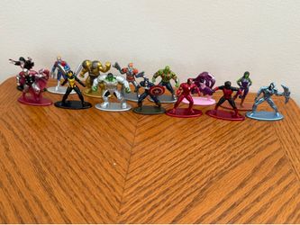 Superheroes and Villains Figurine Set