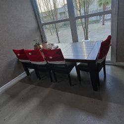 Dining Room Table w/4 Chairs and 1 Bench