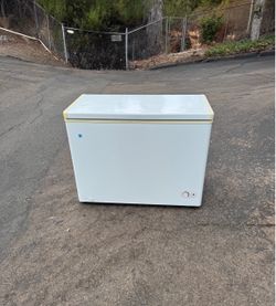 Freezer large household deep chest (delivery available)