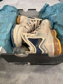 LeBron XIX (19) - Pearl White University Gold - Size 8