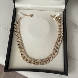 Gorgeous Necklace In Box Size Is 14”