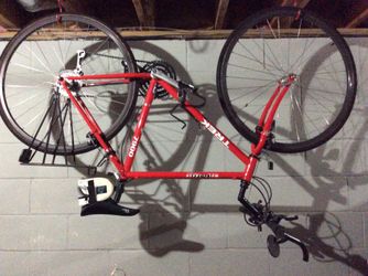 Trek hybrid professional bike/ model 7900 with a retail over $2000. Sized for 5’10” - 6’2”.