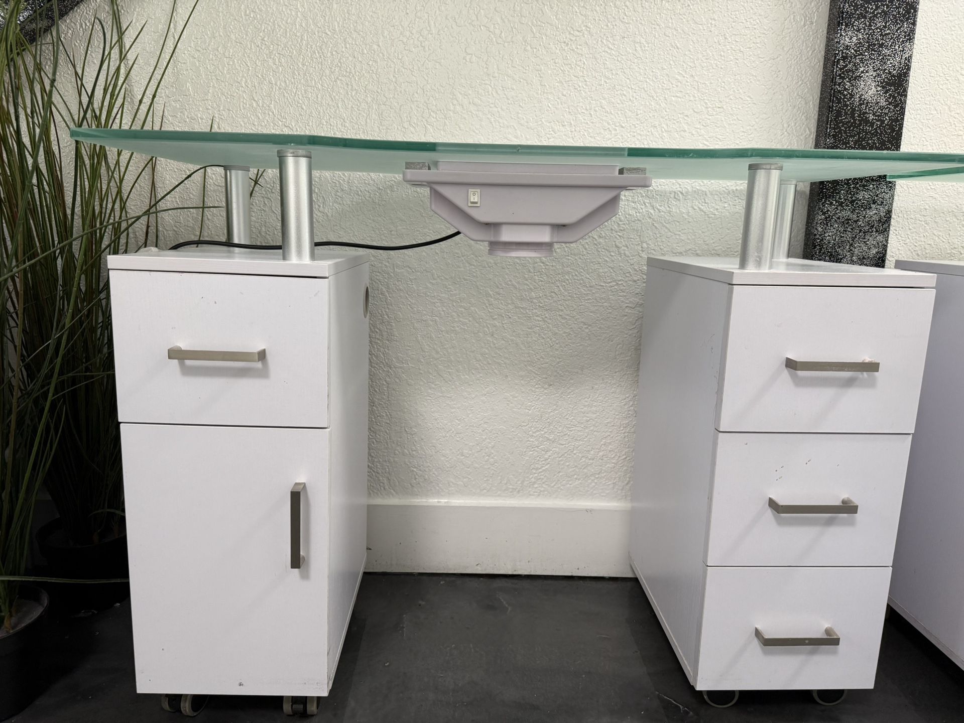 Manicure Table (3)
