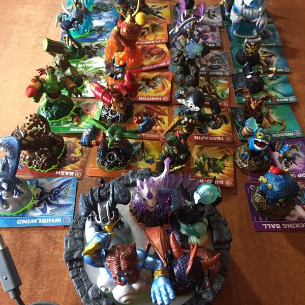 skylanders xbox figures