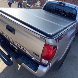 05-25 Tacoma 5ft Hard Tri Fold Bed Cover