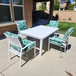 5-piece outdoor table and chair set