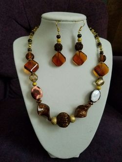 Necklace and earing set