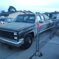 1986 Chevy 30. Dually 