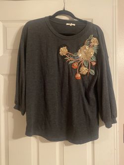 Pleione Women’s Gray Floral Sweater Size Medium