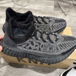 Yeezy 350 Cmpct Onyx Size Mens 9.5 (authentic)