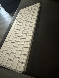 Apple Keyboard