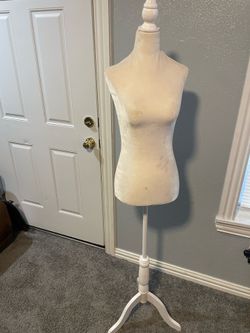 Mannequin $20