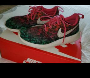 Nike Tennis Shoes - Size 2.5