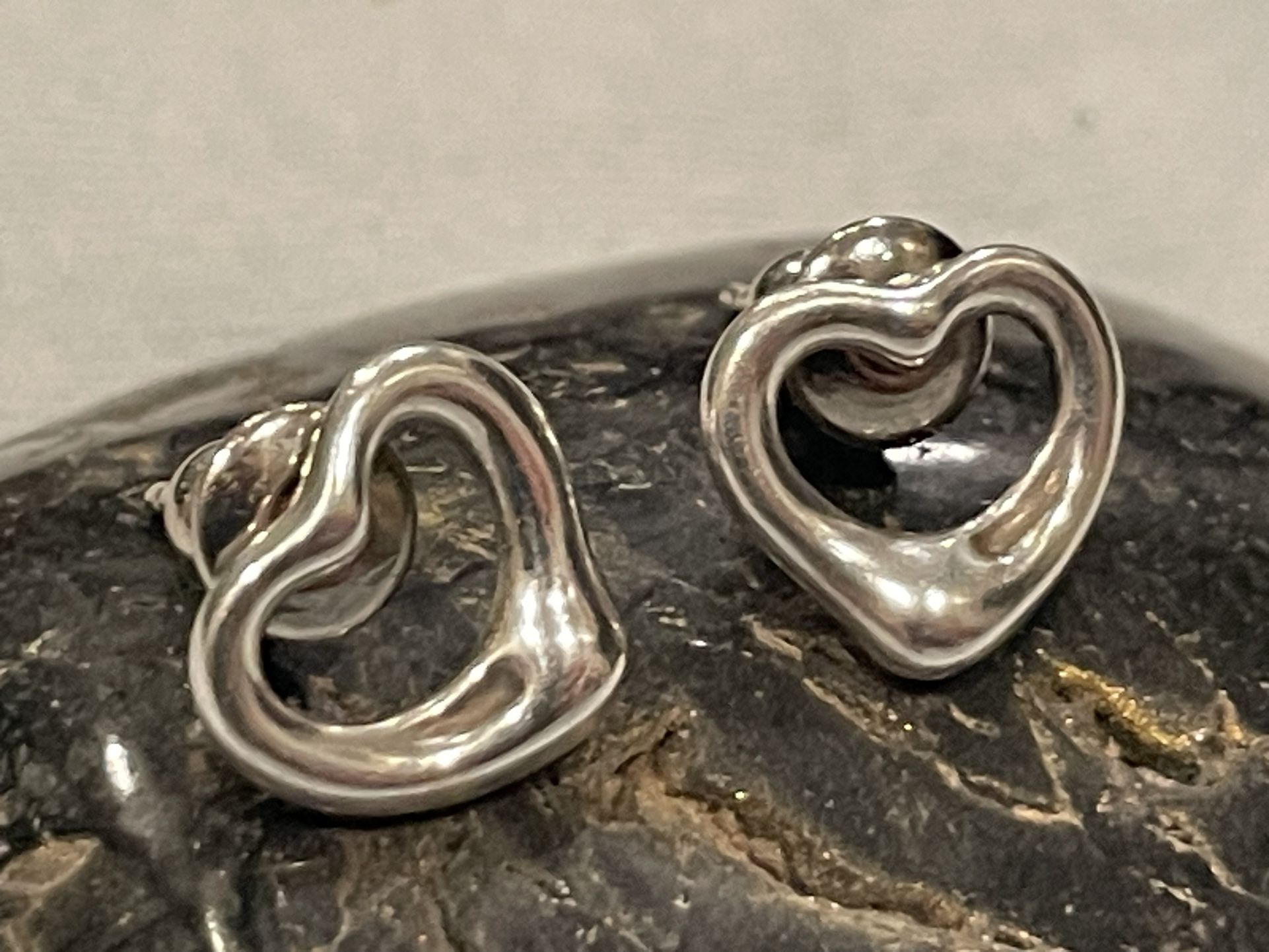 TIFFANY & CO. ELSA PERETTI OPEN HEART EARRINGS