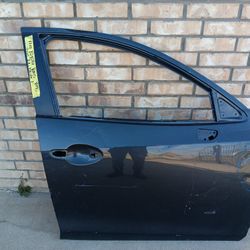 2017-18 Toyota Yaris Right Front Door 
