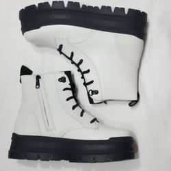 UGG Sidnee Waterproof Leather Zip Platform Combat Boots sz 8 but can fit up to size 81/5 new  no box