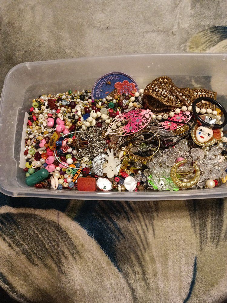 Junk Jewelry. at least 5lbs. For Crafting