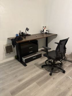 Rising Desk
